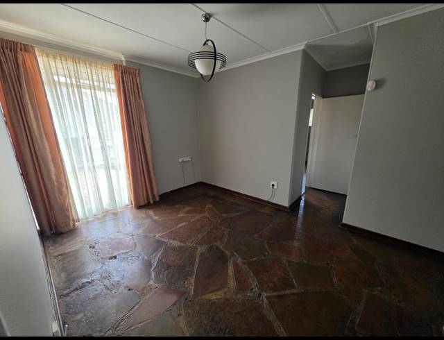 3 BEDROOM HOUSE FOR SALE IN SASOLBURG EXT 10